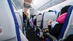 Conselho inesperado do comissário de bordo: por que é melhor não usar meias pretas no avião