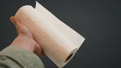 7 superfícies que nunca deve limpar com papel de cozinha ou guardanapos