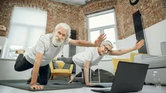 Exercícios físicos e melhoria da mobilidade para pessoas com mais de 60 anos — sem necessidade de ir ao ginásio