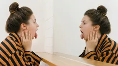 Mau hálito: escovar os dentes nem sempre é suficiente para o prevenir