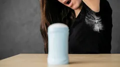 6 remédios caseiros para manchas de desodorizante: as t-shirts vão ficar como novas