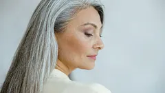 5 erros de cabelo depois dos 40 que podem acrescentar anos ao visual