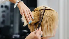 Que erros nos cortes de cabelo o fazem envelhecer décadas: o que não deve fazer ao seu cabelo