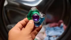 Como usar corretamente as cápsulas para lavar roupa, evitando os erros clássicos que toda a gente comete