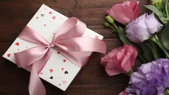 O que oferecer a uma rapariga no Dia da Mulher: ideias clássicas intemporais