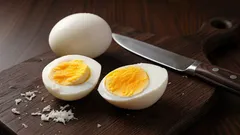 Truque para cozinhar ovos de forma a que a gema não se esfarele ao cortá-los