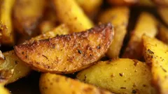 Batatas fritas na frigideira: como ficar estaladiças por fora e fofas por dentro